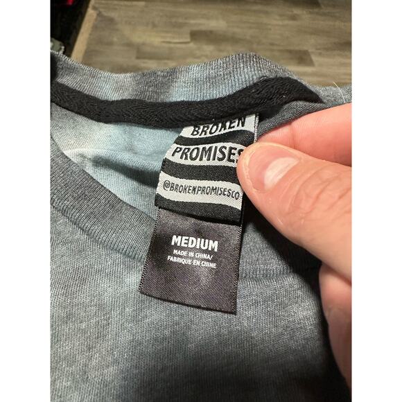 Broken Promises Y2K Skateboarding Graphic Tee Melodies for Heartbreak Size Med - Picture 3 of 10